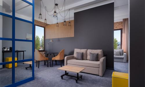 Отель Beton Brut Ultra All Inclusive SPA Витязево, Анапа - Фото 52. Джуниор 3-местный (вид на море, 1 балкон)