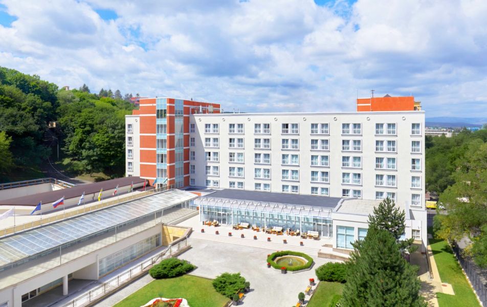 Санаторий Плаза Кисловодск - Фото 1. Фасад