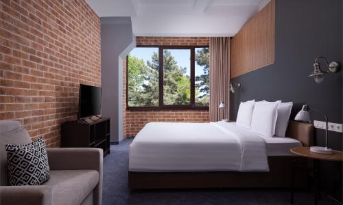 Отель Beton Brut Ultra All Inclusive SPA Витязево, Анапа - Фото 47. Джуниор 3-местный (вид на море, 1 балкон)