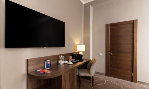 Movenpick Resort SPA Anapa Miracleon Витязево, Анапа - Фото 51. Executive Suite 4-местный 2-комнатный Great (с балконом и видом на территорию)