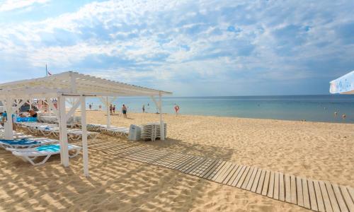 Отель Семейный курорт Евпатория - Фото 13. Пляж