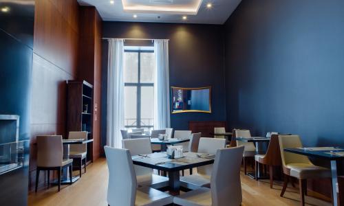 Отель Novotel Resort and spa Krasnaya Polyana Эсто-Садок, Сочи - Фото 22. Ресторан Гриль