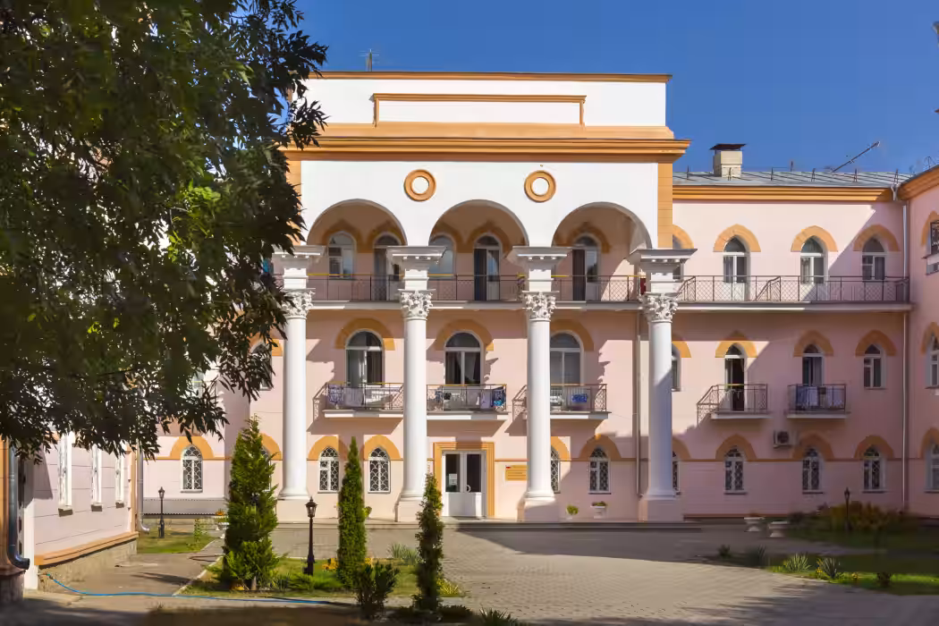 Санаторий Целебный Ключ Ессентуки - Фото 1. Территория