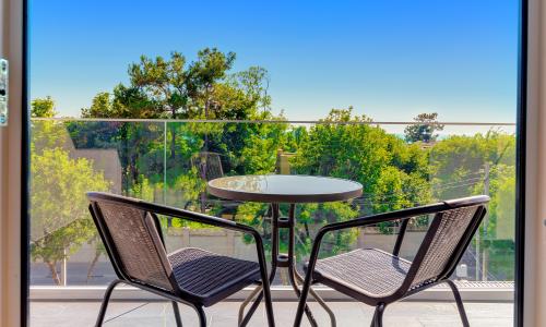 Anemos Hotel Resort / «Анемос Резорт» отель Дивноморское, Геленджик - Фото 18. Балкон в номерах