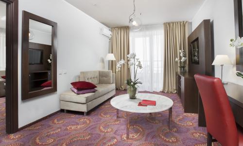 Отель Бридж Резорт / Bridge Resort Сочи - Фото 74. Люкс 2-местный 2-комнатный 65 м2,  гостиная