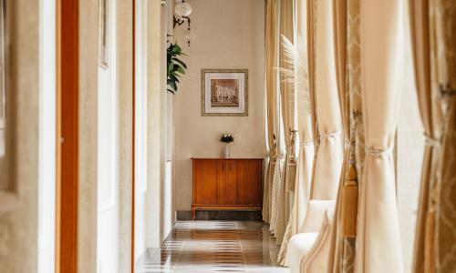 Amra Park-hotel SPA Гагра - Фото 58. Коридор корпус 1