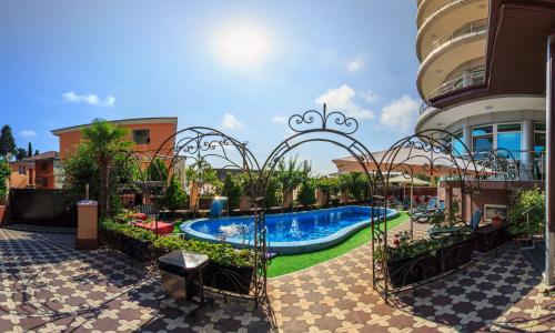 МиЛоо Family Resort Hotel Лоо, Сочи - Фото 6. Территория