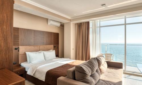 APART-HOTEL SPA «ПРЕСТИЖ» Адлер, Сочи - Фото 2. Апартаменты Делюкс 2-местный (с видом на море; 37 кв. м)