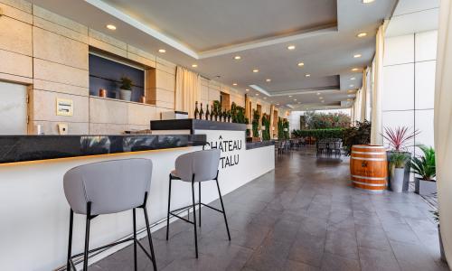 «Mantera Resort Congress 5*» / «Мантера Резорт и Конгресс» отель Сочи - Фото 15. Бар у бассейна