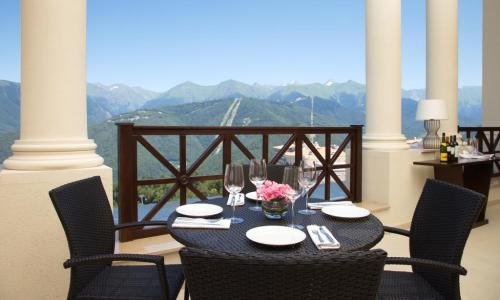 Отель Novotel Resort and spa Krasnaya Polyana Эсто-Садок, Сочи - Фото 27. Ресторан Гриль