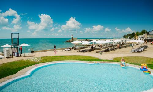 Свисс отель Резорт Сочи Камелия / «Swissotel Resort Sochi Kamelia» Сочи - Фото 34. Бассейн открытый детский