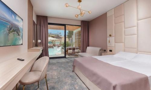 «Volna Sea Village» / «Волна Сиа Виладж» Анапа - Фото 76. Suite 2-местный 2-комнатный SEA VILLAGE SWIM UP