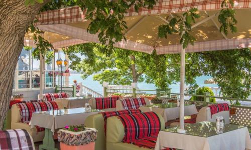 Магнолия KOMPASS HOTEL Геленджик - Фото 3. Ресторан The Mediterra Green