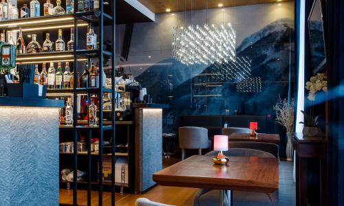 Отель Novotel Resort and spa Krasnaya Polyana Эсто-Садок, Сочи - Фото 18. Лобби бар