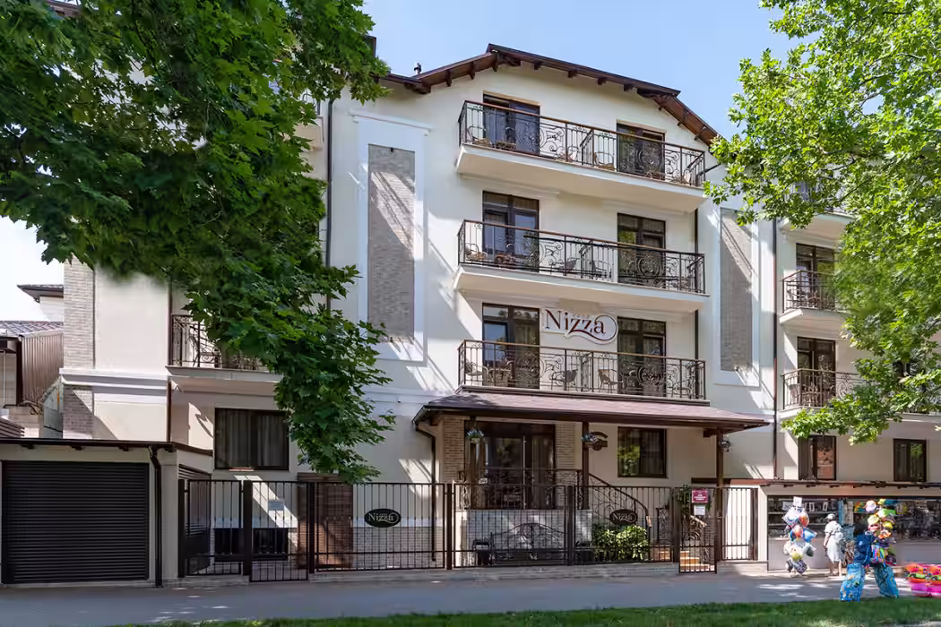Отель Nizza Геленджик - Фото 1. Территория