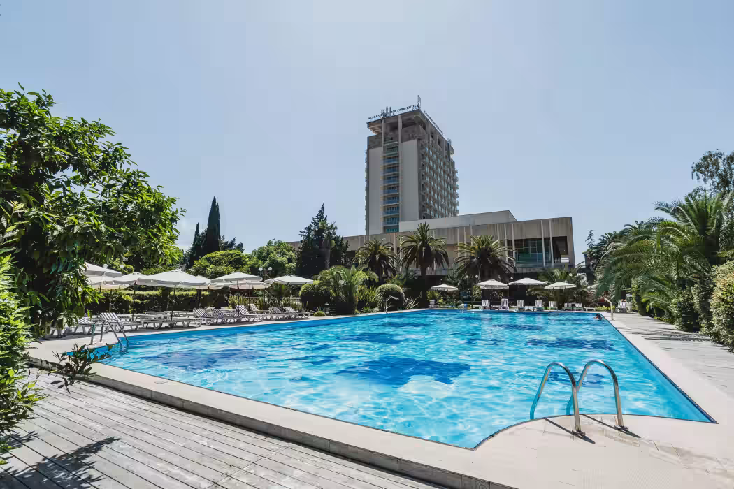«Amza Park Hotel» / «Амза» парк-отель Гагра - Фото 1. Внешний вид