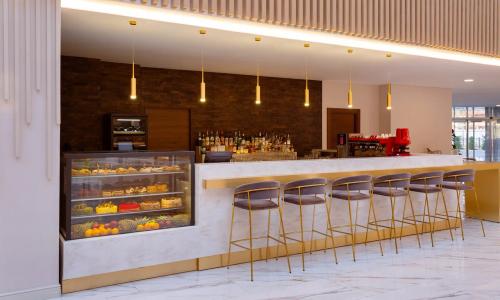 Movenpick Resort SPA Anapa Miracleon Витязево, Анапа - Фото 9. Бар