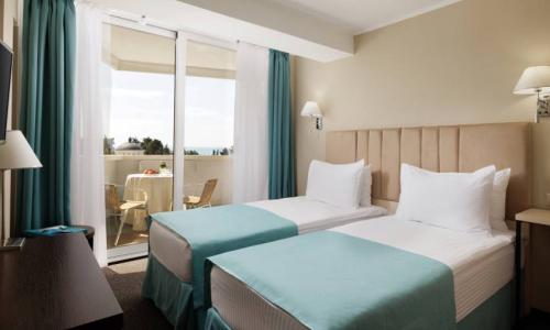 Sea Galaxy Hotel Congress Spa Сочи - Фото 55. Смежный 4-местный 2-комнатный (1 категория)