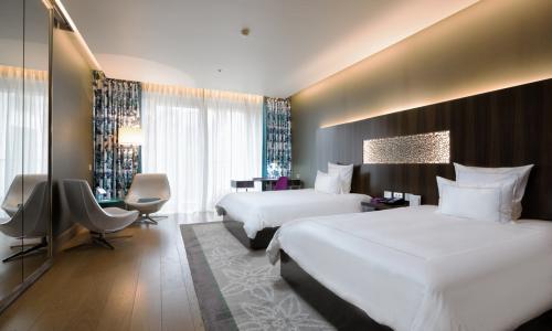 Свисс отель Резорт Сочи Камелия / «Swissotel Resort Sochi Kamelia» Сочи - Фото 84. Делюкс 2-местный 1-комнатный (с видом во двор, TWIN)