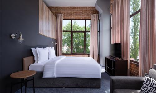 Отель Beton Brut Ultra All Inclusive SPA Витязево, Анапа - Фото 49. Джуниор 3-местный (терраса, вид на море)