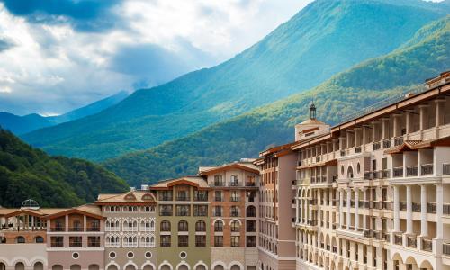 Sochi Marriott Krasnaya Polyana Красная Поляна, Сочи - Фото 6. Фасад лето