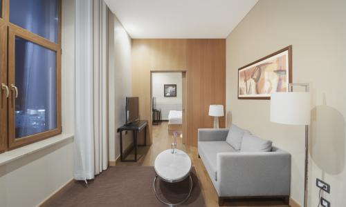Отель Novotel Resort and spa Krasnaya Polyana Эсто-Садок, Сочи - Фото 38. Люкс 2-местный 2-комнатный