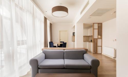 Courtyard by Marriott Sochi Krasnaya Polyana Hotel Эсто-Садок, Сочи - Фото 63. Представительский Люкс 4-местный 3-комнатный