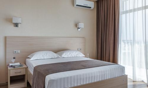 Отель Дель Мар Инн / Del Mar Inn Витязево, Анапа - Фото 2. Стандартный 2-местный (вид на поселок)