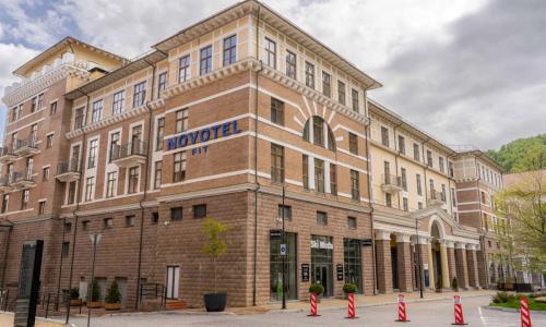 Отель Novotel Fit / Новотель Фит Красная Поляна Эсто-Садок, Сочи - Фото 5. Фасад