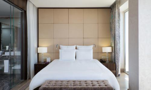 Свисс отель Резорт Сочи Камелия / «Swissotel Resort Sochi Kamelia» Сочи - Фото 80. Номер Swiss Executive 2-местный (с видом на море, с двуспальной кроватью)