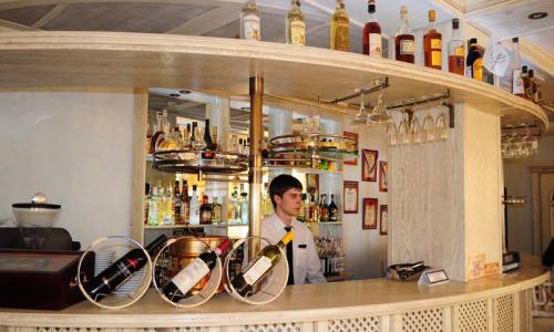 Магнолия KOMPASS HOTEL Геленджик - Фото 9. Ресторан The Mediterra Green