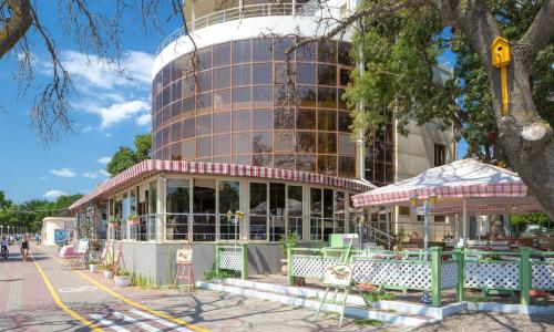 Магнолия KOMPASS HOTEL Геленджик - Фото 1. Территория