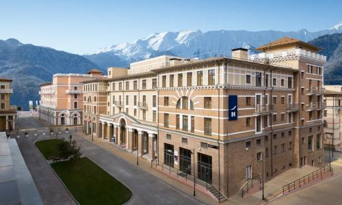 Отель Novotel Fit / Новотель Фит Красная Поляна Эсто-Садок, Сочи - Фото 1. Фасад