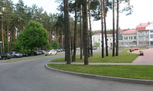Санаторий Сосны Гомельская область - Фото 17. Территория санатория. Автотоянка