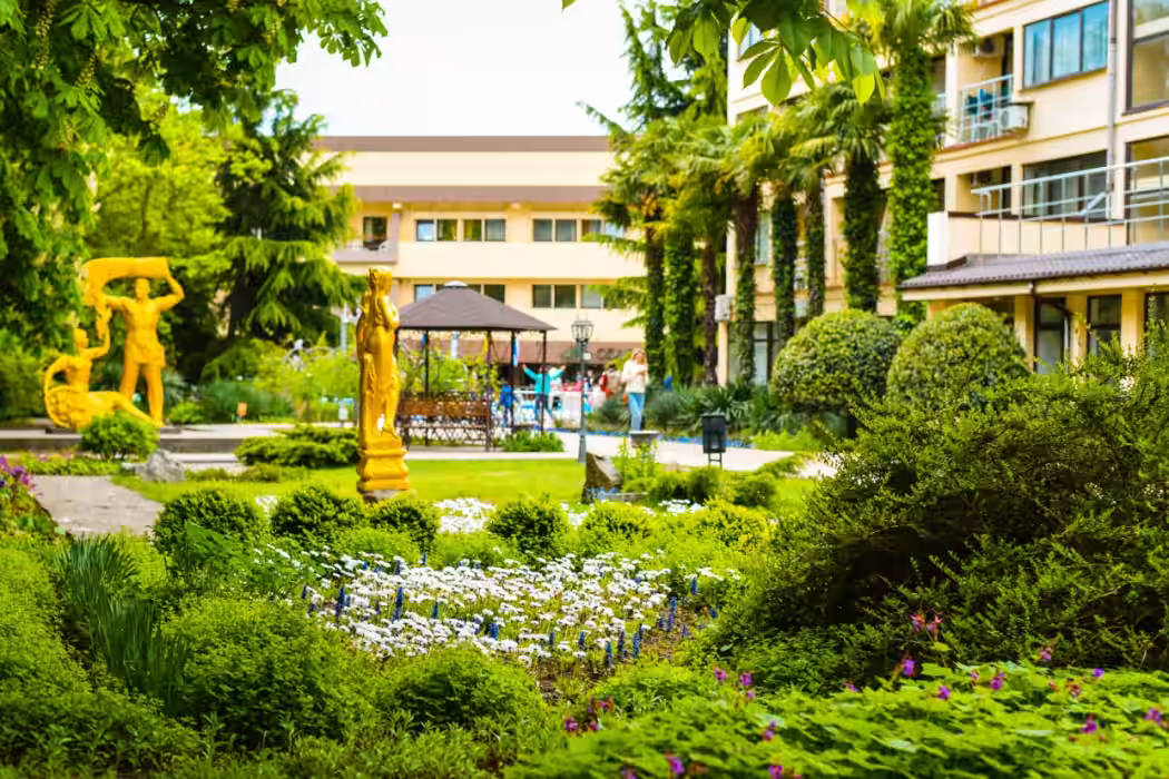 Санаторий Голден Фемили Резорт (Golden Family Resort) Алушта - Фото 1. Территория