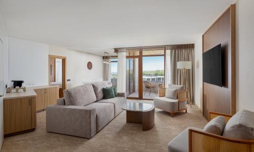 Miracleon Fюnf Luxury Resort SPA Anapa Витязево, Анапа - Фото 64. Люкс 4-местный 3-комнатный Представительский (вид на море)