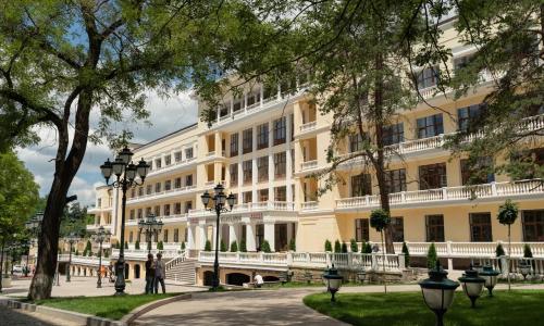 Санаторий Дворец Нарзанов Кисловодск - Фото 4. Внешний вид