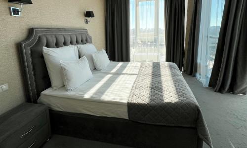 Отель «Grand Sapphire Hotel» / «Гранд Сапфир» Анапа - Фото 31. Deluxe 4-местный 3-комнатный