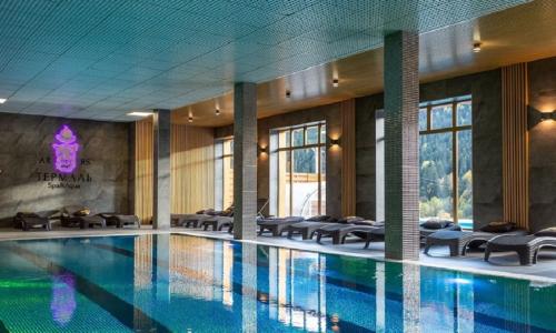 «Arkhyz Royal Resort & Spa» / «Архыз Роял Резорт и СПА» отель Архыз - Фото 7. Бассейн