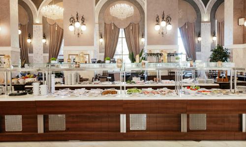 Amra Park-hotel SPA Гагра - Фото 68. Ресторан шведской линии