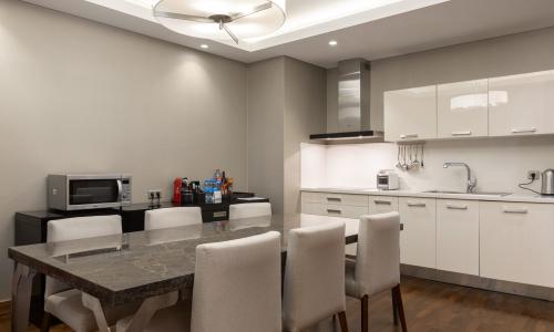 Sochi Marriott Krasnaya Polyana Красная Поляна, Сочи - Фото 110. Апартаменты 4-местные 3-комнатные Улучшенные (с 2 спальнями)