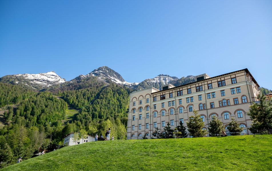 Panorama by Mercure Krasnaya Polyana Эсто-Садок, Сочи - Фото 1. Фасад