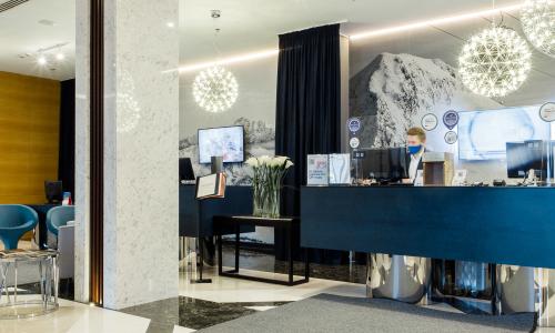 Отель Novotel Resort and spa Krasnaya Polyana Эсто-Садок, Сочи - Фото 21. Лобби бар