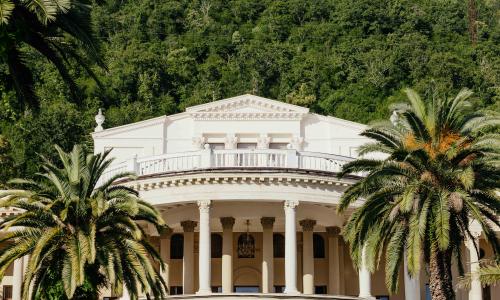 Amra Park-hotel SPA Гагра - Фото 18. Территория