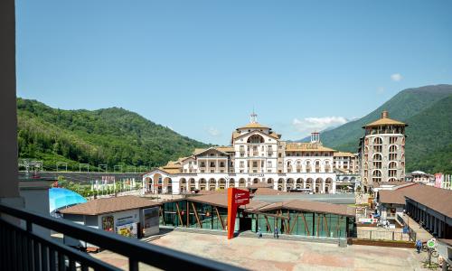 Courtyard by Marriott Sochi Krasnaya Polyana Hotel Эсто-Садок, Сочи - Фото 48. Премиум Делюкс 2-местный