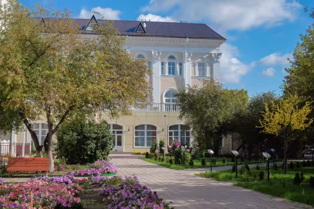 Санаторий Озеро Карачи - Фото 1. Главный корпус