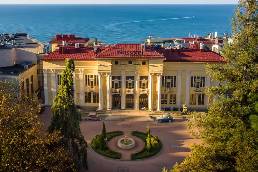 Свисс отель Резорт Сочи Камелия / «Swissotel Resort Sochi Kamelia» Сочи - Фото 1. Территория