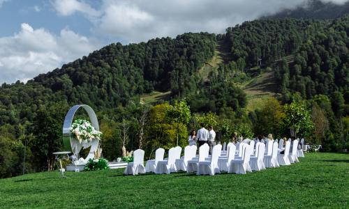 Panorama by Mercure Krasnaya Polyana Эсто-Садок, Сочи - Фото 54. Лужайка
