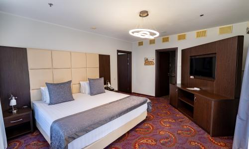 Отель Бридж Резорт / Bridge Resort Сочи - Фото 82. Люкс 2-местный 2-комнатный (с видом)