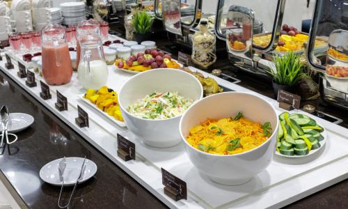 Sea Galaxy Hotel Congress Spa Сочи - Фото 26. Шведский стол